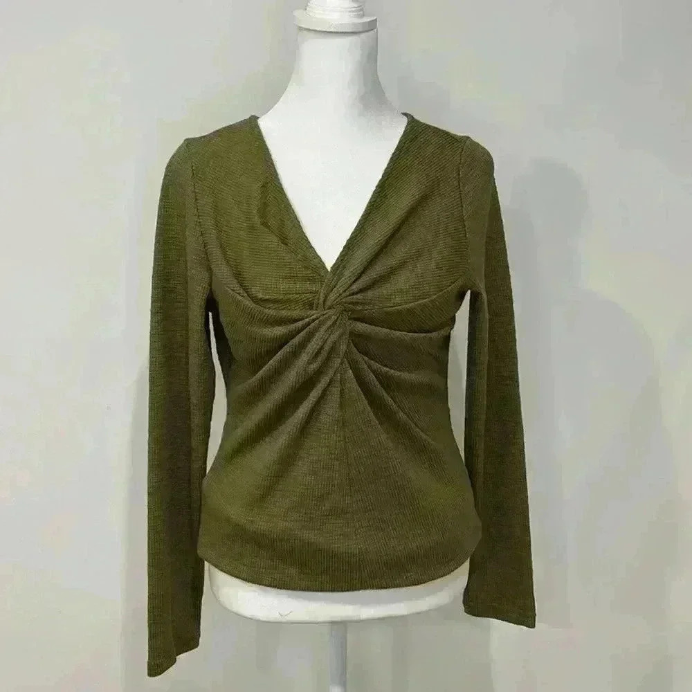 Twisted long sleeve shirt